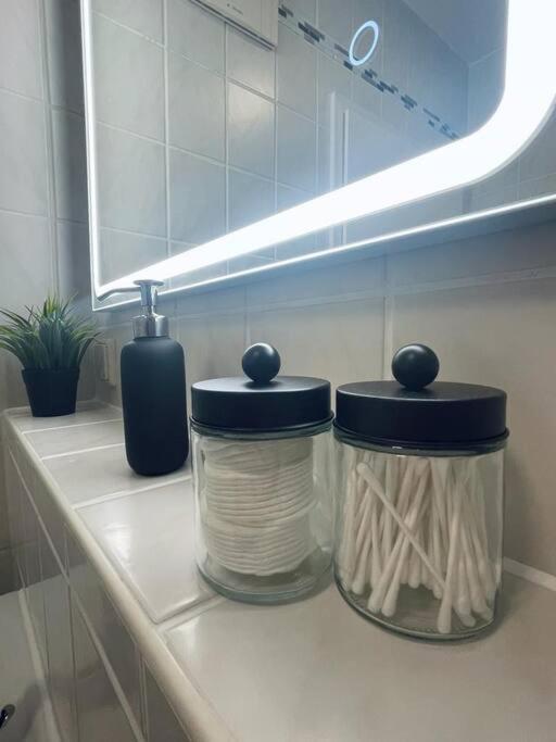 Modernes Apartment In เคมนิตซ์ ภายนอก รูปภาพ