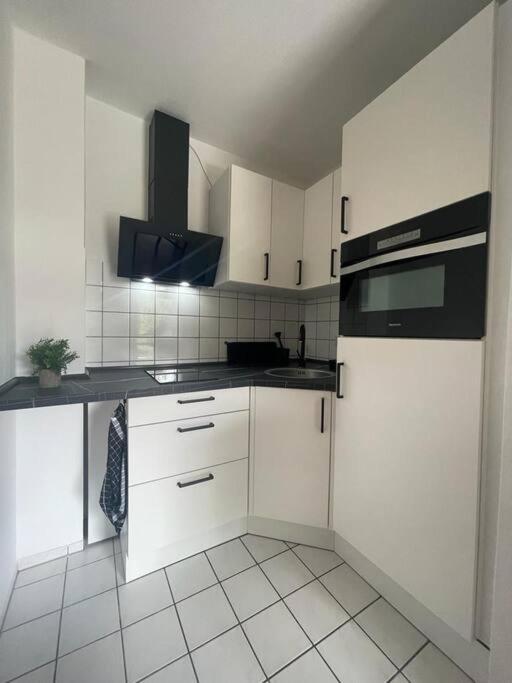 Modernes Apartment In เคมนิตซ์ ภายนอก รูปภาพ