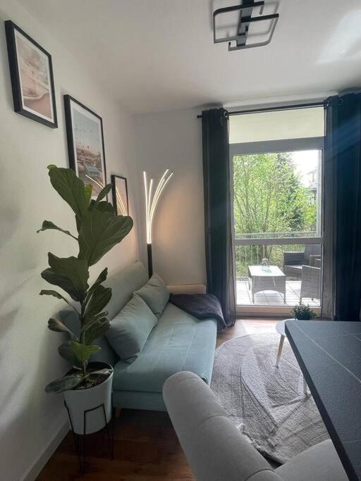 Modernes Apartment In เคมนิตซ์ ภายนอก รูปภาพ